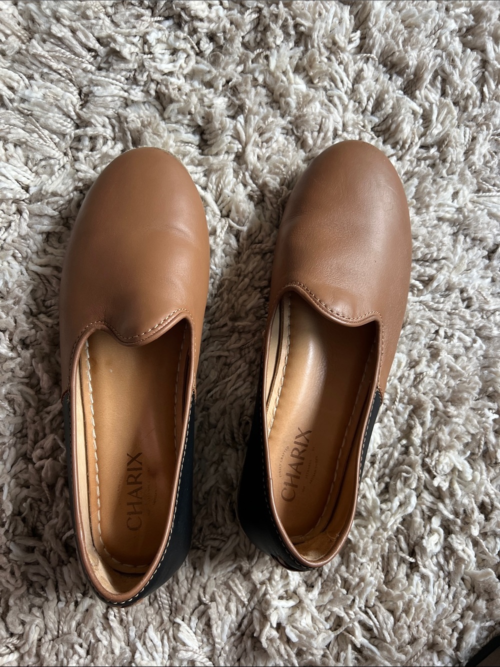 CHARIX Two-Tone Tan and Black Leather Flats